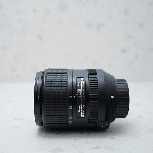 Nikon AFS DX NIKKOR 18-300mm f/3.5-6.3G ED VR - Usado 4