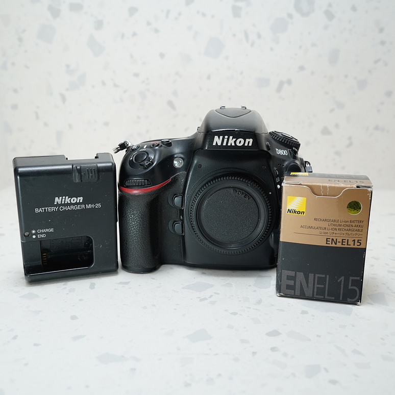 Nikon D800 DSLR Body - Usado 7