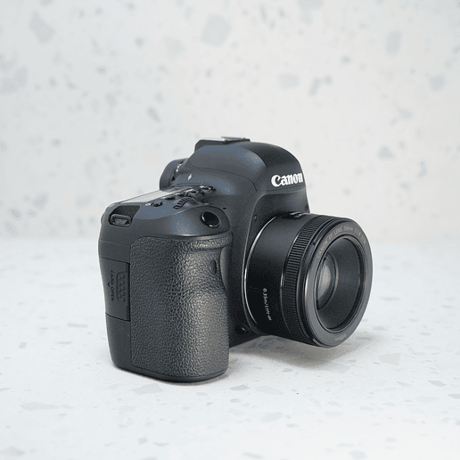 Canon 6D Mark II con lente Canon EF 50mm F1.8- Usado 5