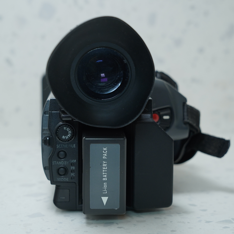 Panasonic AG HMC 150P 3CCD 5