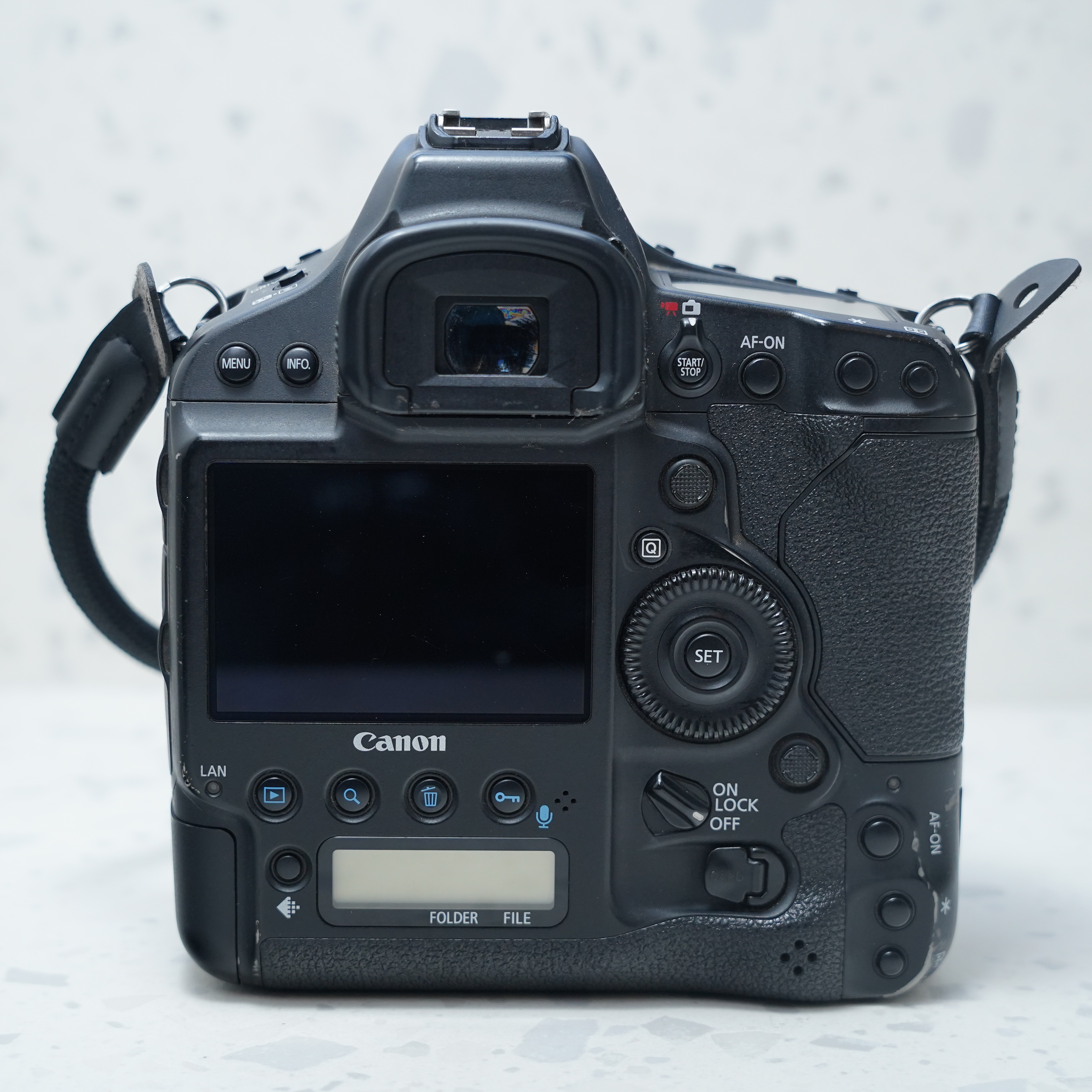 Canon EOS-1D X Mark II DSLR - (Usado)