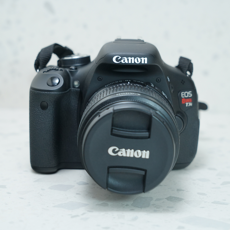 Canon Rebel T3i Kit (Usado) 2