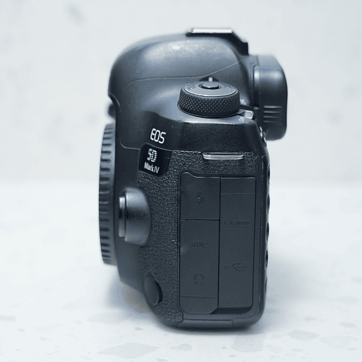 Canon 5D Mark IV Body + Cage - USED 3