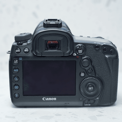 Canon 5D Mark IV Body + Cage - USED 4