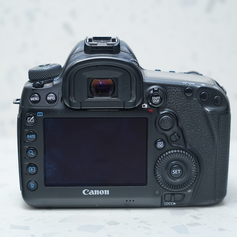 Canon 5D Mark IV Body + Cage - USED 4
