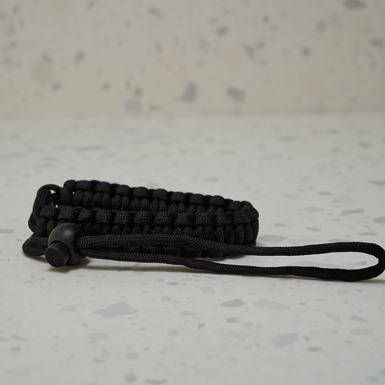 Strap de muñeca de paracord negro - Usado 1