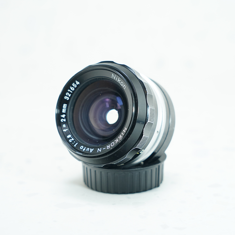 Nikon NIKKOR 24mm f/2.8 - Usado 2