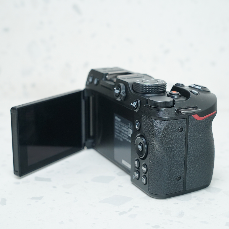 Nikon  Z30 más lente Nikkor 12-28mm f3.5 - 5.6 DX PZ (usado) 5