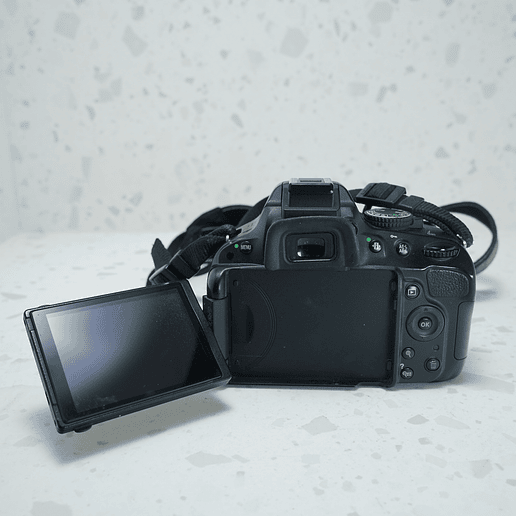 Nikon D5100 + LENTE KIT - USADO 7