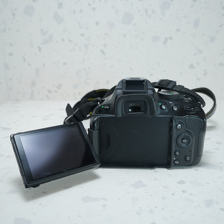 Nikon D5100 + LENTE KIT - USADO 7