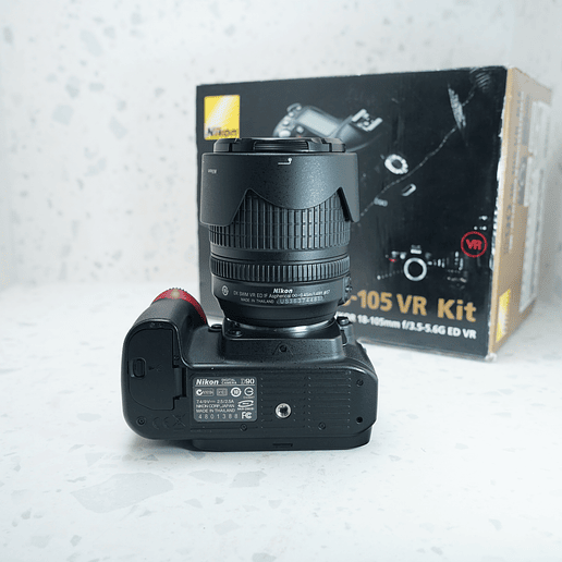 Nikon D90 kit + 18-105mm f/3.5 - USADO 10