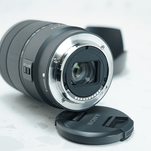 Sony E 18-135mm f/3.5-5.6 OSS - Usado 8