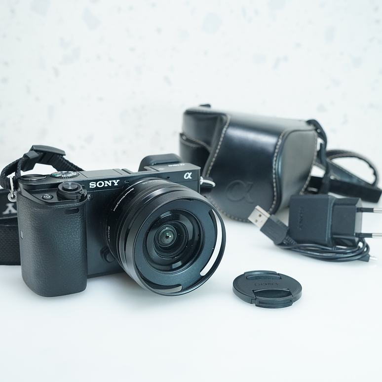 Sony A6000 - Usado 2