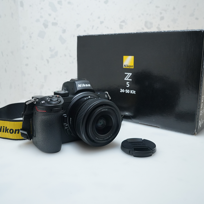 Nikon Z5 con Nikkor Z 24-50mm f4-5.6 - Usado 2