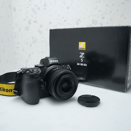 Nikon Z5 con Nikkor Z 24-50mm f4-5.6 - Usado 3