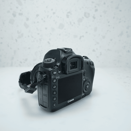 Canon 5D Mark III + 24-105mm f/4 - USADO 4