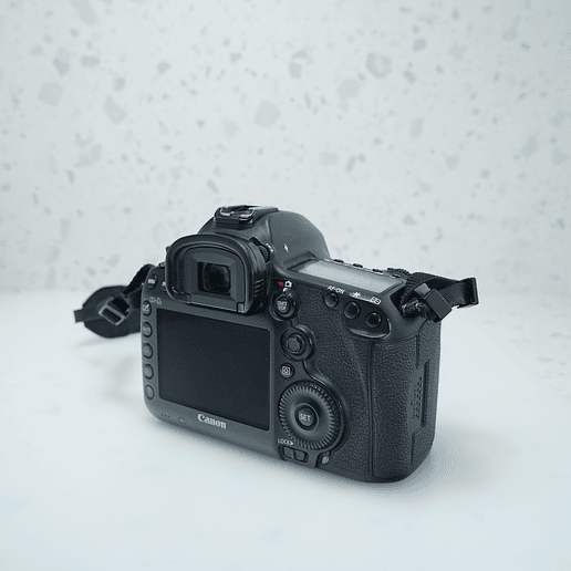 Canon 5D Mark III + 24-105mm f/4 - USADO 5