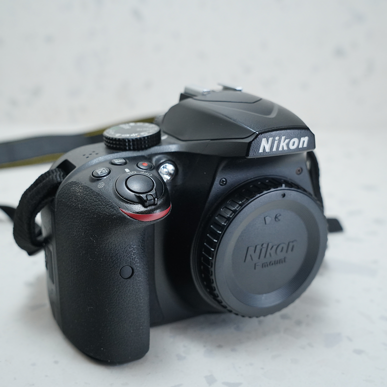 Nikon D3400 + Lente 18-55mm - USADO 8