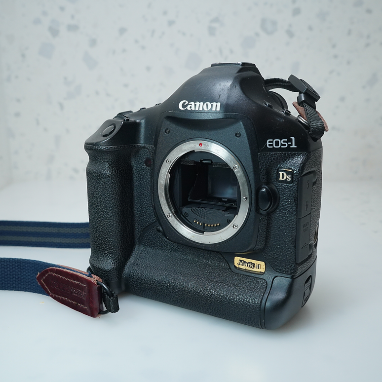 Canon EOS-1Ds Mark III SLR - USADO 3