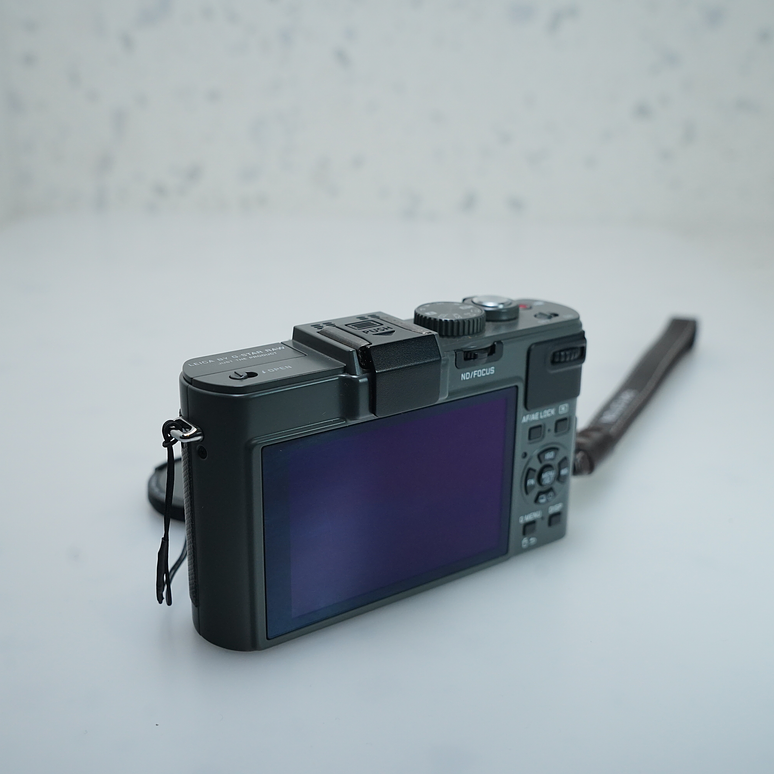 Leica D-LUX 6 Edition by G-Star RAW Digital - USADO 3