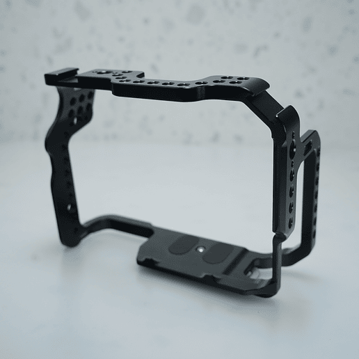 Canon 5D Mark IV Body + Cage - USED 12