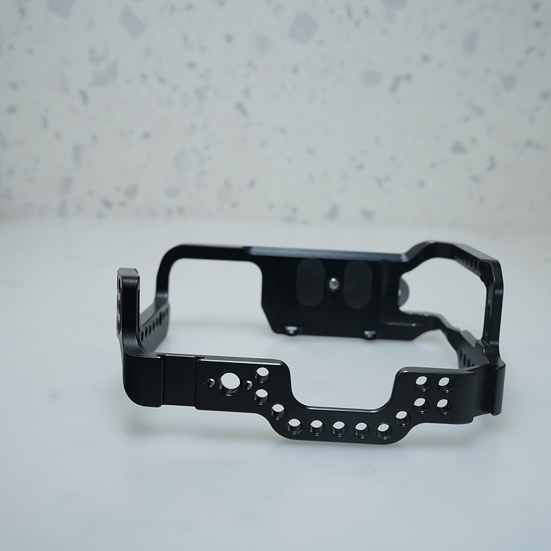 Canon 5D Mark IV Body + Cage - USED 14