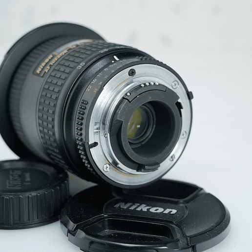 Nikon NIKKOR 18-35mm f/3.5-4.5D ED-IF - USADO 6