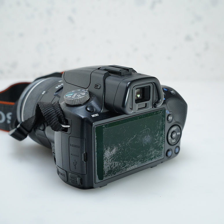 Sony SLT-A35 Alpha 35 DSLR con lente zoom de 18-55mm - USADO 5