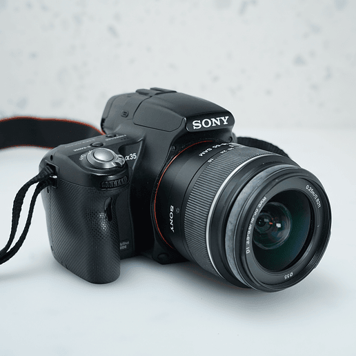 Sony SLT-A35 Alpha 35 DSLR con lente zoom de 18-55mm - USADO 2