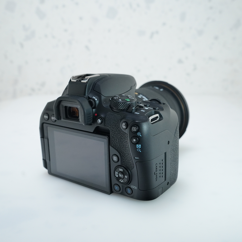 Canon T8i + Sigma 17-50mm f/2.8 EX HSM EF - USADO 6