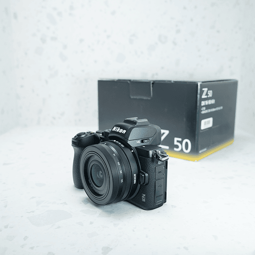 Cámara sin espejo Nikon Z50 con lente de 16-50mm - USADO 3