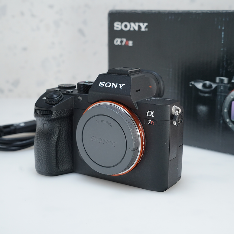 Sony A7R III - USADO 2