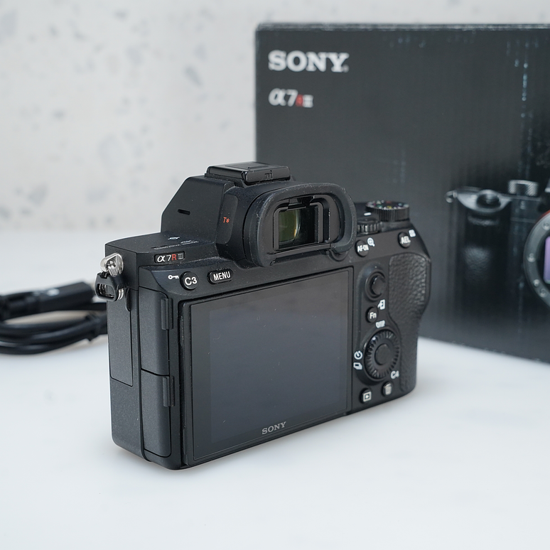 Sony A7R III - USADO 3