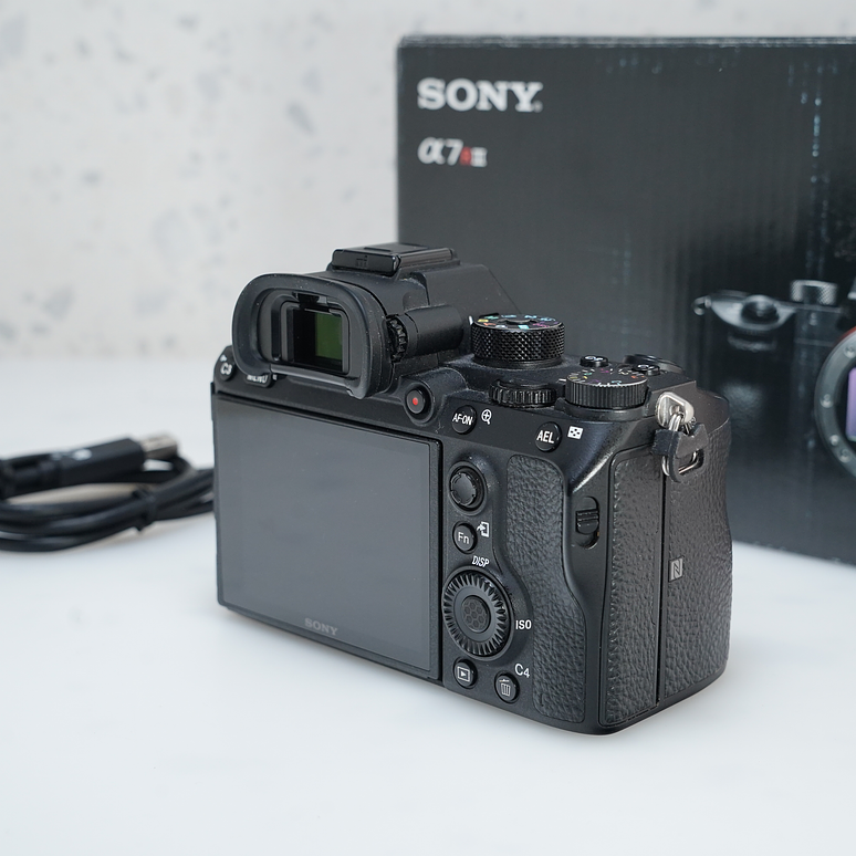 Sony A7R III - USADO 4