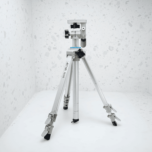 Tripode Revue ART NR. 1698 - USADO 1