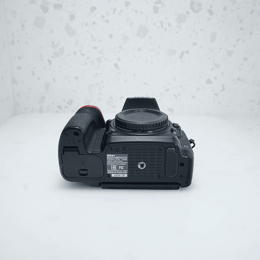 Cámara DSLR Nikon D750 (solo cuerpo) - USADO 6