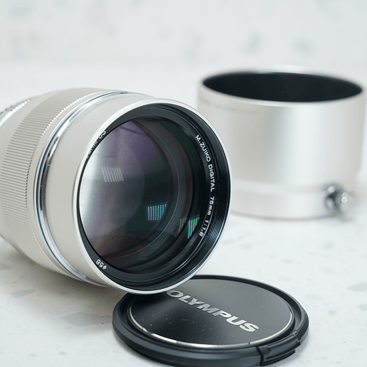 Lente Olympus M.Zuiko Digital ED 75mm f/1.8 (Silver) - Usado 4