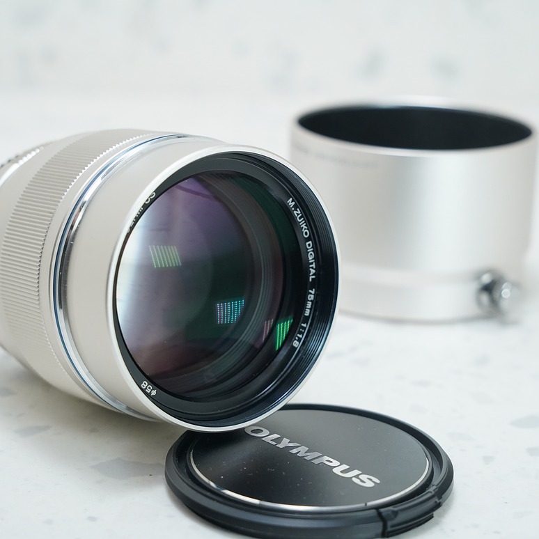 Lente Olympus M.Zuiko Digital ED 75mm f/1.8 (Silver) - Usado 4