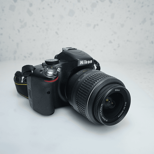 Nikon D5100 con lente VR de 18-55 mm f/3.5-5.6G - USADO 3