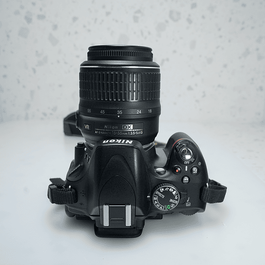 Nikon D5100 con lente VR de 18-55 mm f/3.5-5.6G - USADO 7