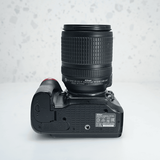 Nikon D7100 + Nikon 18-140mm - USADO 7