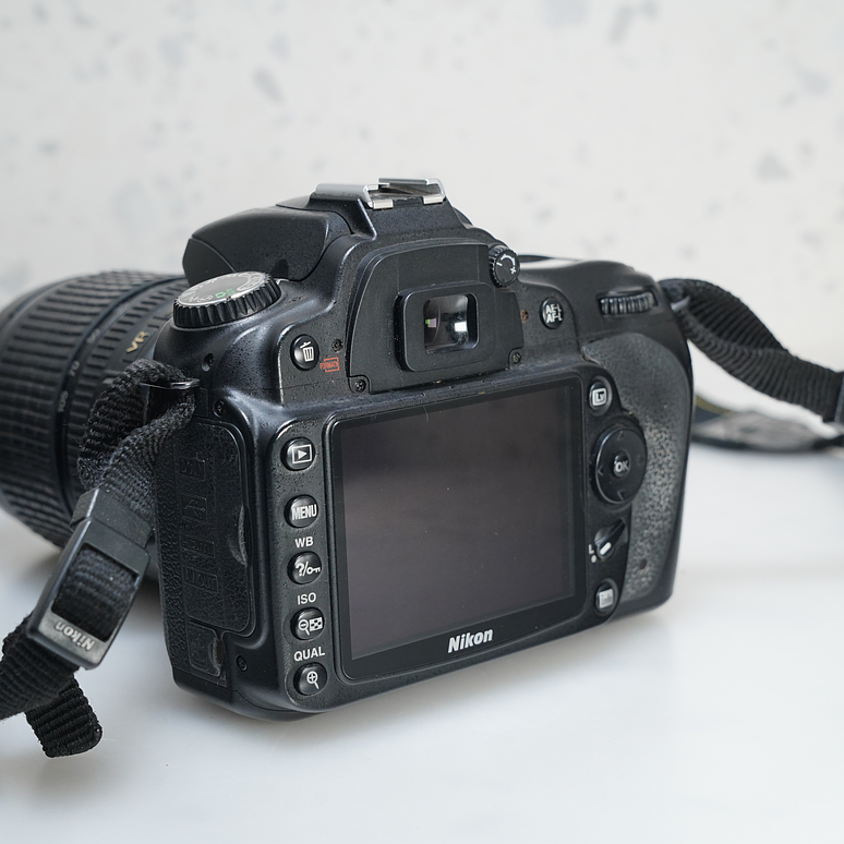 Nikon D90 + Lente 18-105 mm - USADO 4