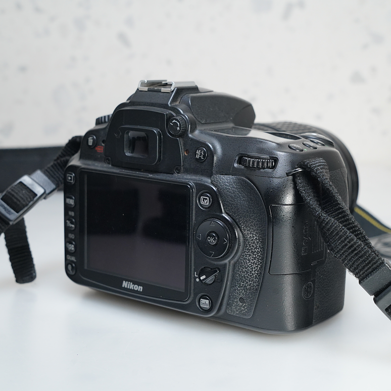 Nikon D90 + Lente 18-105 mm - USADO 5