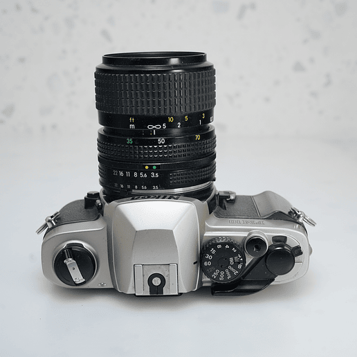 Nikon FM10 de 35mm + lente de 35-70mm - USADO 6