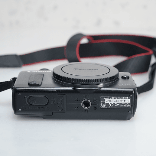 Kit Canon M + 22mm + Adaptador EF-M - USADO 8