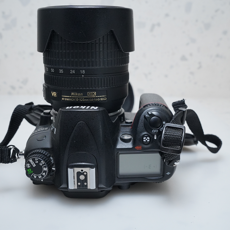 Nikon D7000 con lente Nikon 18-105mm f/3.5-5.6G - USADO 6