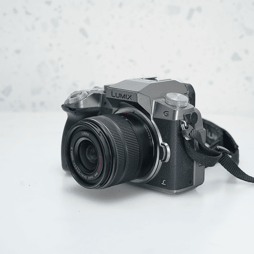 Panasonic Lumix G7 con lente de 14-42 mm (plateada) - USED 6