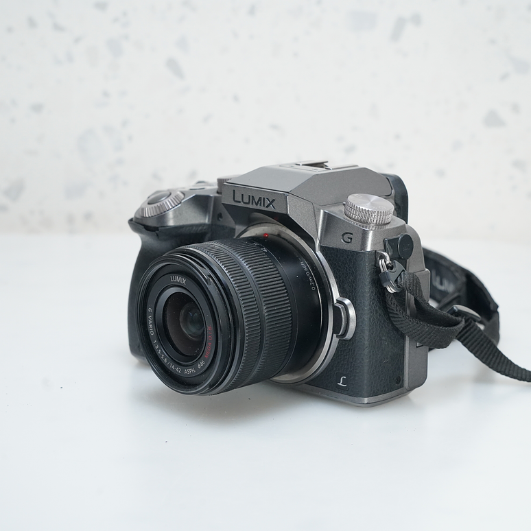 Panasonic Lumix G7 con lente de 14-42 mm (plateada) - USED 6