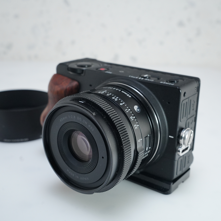  Sigma FP con lente Sigma 45mm F2.8 DG DN + accesorios - Usado 2