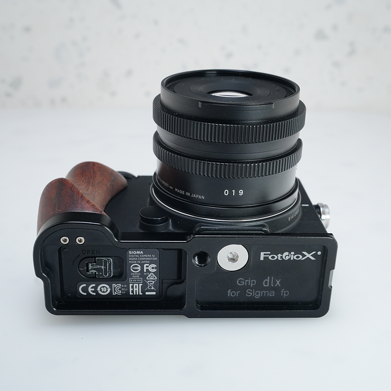  Sigma FP con lente Sigma 45mm F2.8 DG DN + accesorios - Usado 7